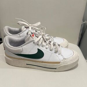 Nike Women’s Court Legacy